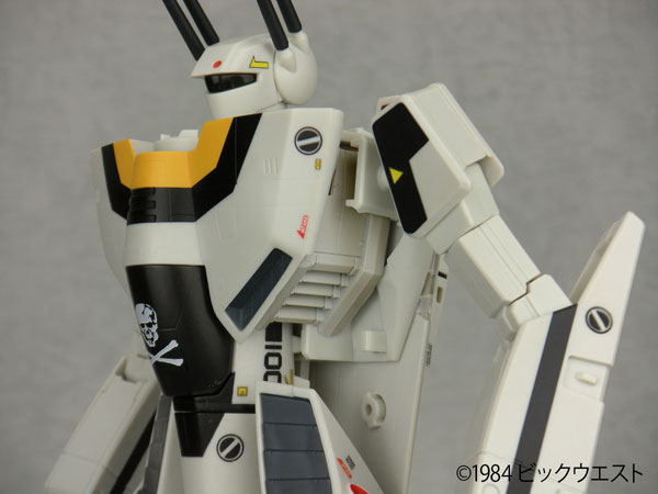 macros - やまとマクロスシリーズ 1/60 完全変形 VF-1S ロイ・フォッカー機 オプションパーツ付 超時空要塞マクロス 愛・おぼえていますか 完成品 可動フィギュア YAMATO(やまと) やまとマクロスシリーズ 超時空要塞マクロス-愛・おぼえています