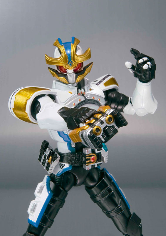 S.H.フィギュアーツ 仮面ライダーイクサ 『仮面ライダーキバ』より TOY-TOK-2565_03.jpg