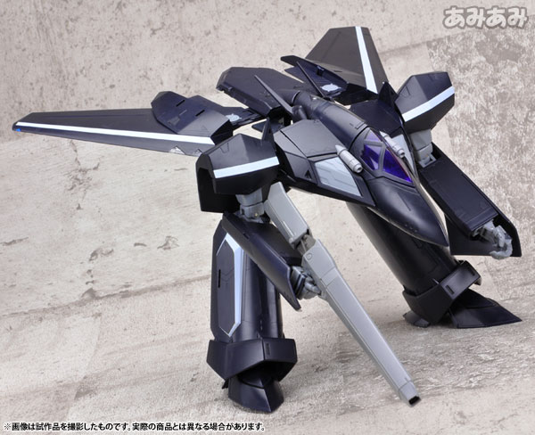 完全変形 1/60 VF-17D with スーパーパック マクロス7 やまと マクロスシリーズ 1/60 完全変形 VF-17D with スーパー
