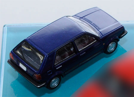 トミカリミテッド ヴィンテージ TLV-N71b VW ゴルフII 4ドア CLI(紺