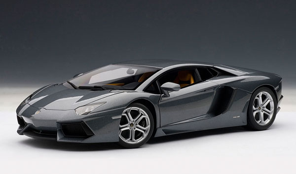 ダイキャストモデルカー シグネチャーシリーズ 1/18 グレー(GRIGIO