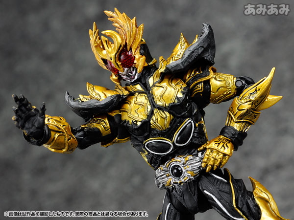 S.I.C.極魂 仮面ライダークウガ ライジングアルティメット TOY-TOK-02732_05.jpg