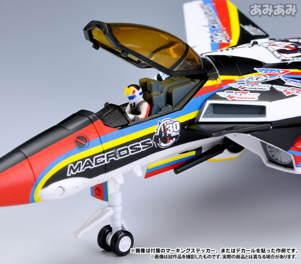 超時空要塞マクロス 1/60 完全変形 VF-1J バルキリー マクロス30周年