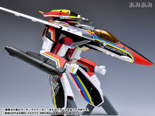 アルカディア　1/60完全変形　VF-1J  マクロス35周年記念塗装機 Amazon.co.jp: プラモデル アルカディア 1/60 完全変形 VF-1J