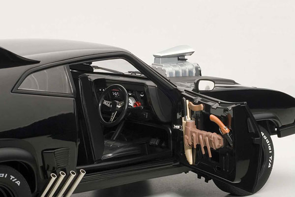 マッドマックス2 インターセプター オートアート1/18 Amazon | オートアート 1/18 MAD MAX2 THE ROAD WARRIOR