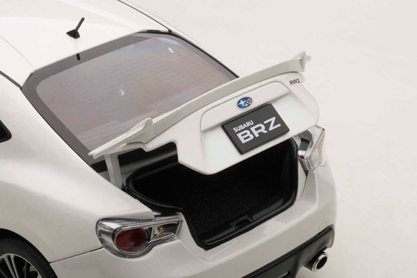 1/18 スバル BRZ (サテンホワイト・パール)[オートアート]《取り寄せ