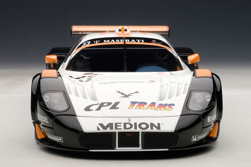 1/18 シグネチャーシリーズ マセラティ MC12 FIA GT1 2010 #33 （ヘー