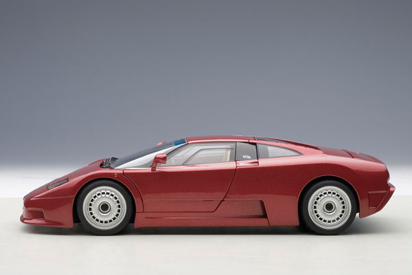 シグネチャーシリーズ 1/18 ブガッティ EB110 GT (ダークレッド