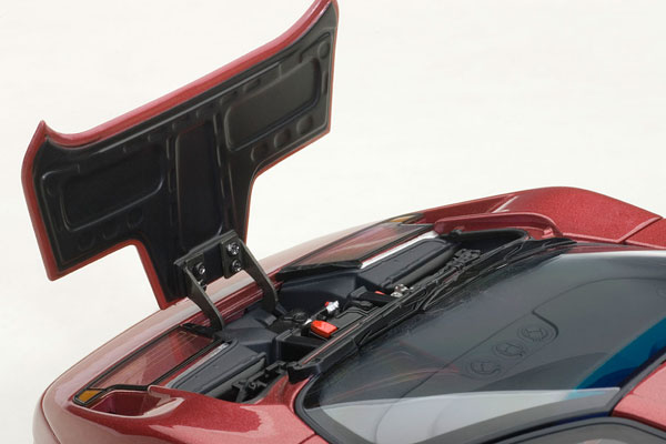オートアート 1/18 ブガッティ EB110 GT ダークレッド Amazon | AUTOart 1/18 ブガッティ EB110 GT (ダークレッド