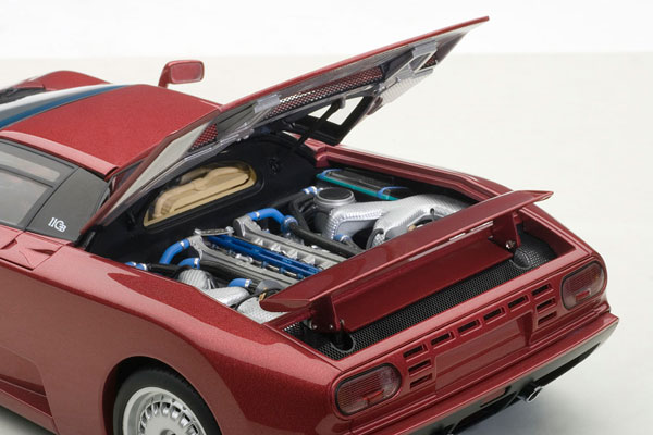 シグネチャーシリーズ 1/18 ブガッティ EB110 GT (ダークレッド