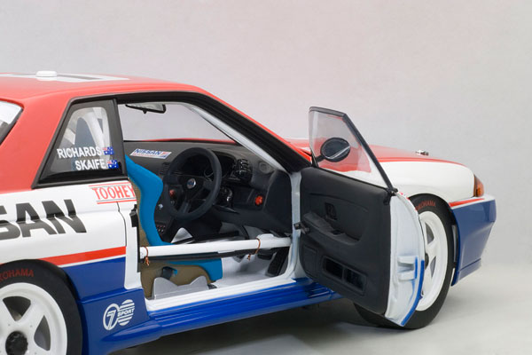 1/18 日産 スカイライン (R32) GT-R ATCC 1991年 バサースト