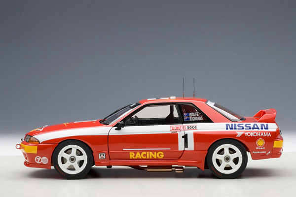 1/18 日産 スカイライン (R32) GT-R ATCC 1992年 バサースト