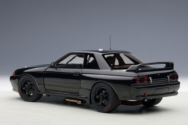 40年代 ブラックインディゴ　ビアード 1/18 日産 スカイライン (R32) GT-R ATCC バサースト プレーン