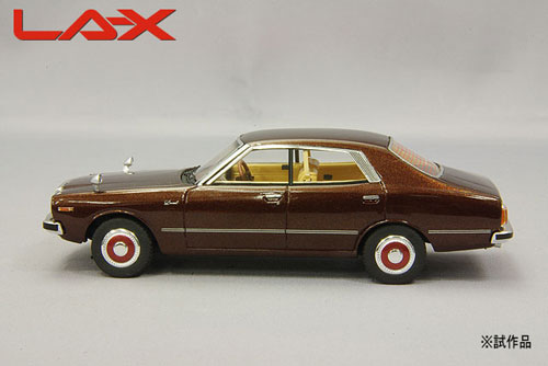 LA-X 日産　ローレル　4ドアハードトップ 1/43 日産 ローレル 4ドアハードトップ 2800 メダリスト