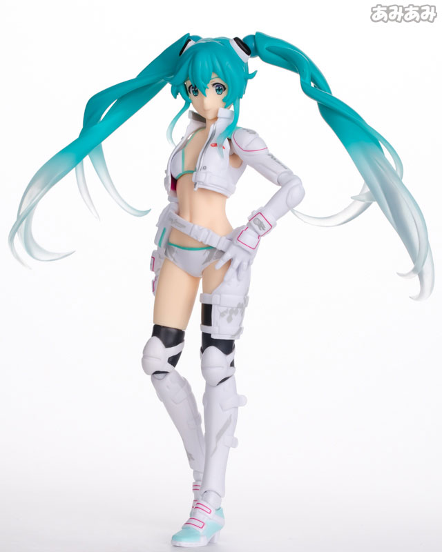 FIGURE-013520_06.jpg
