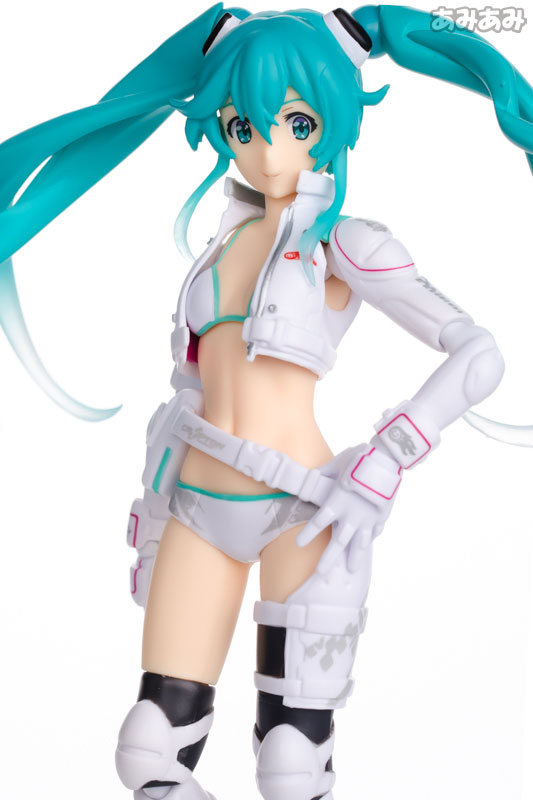 FIGURE-013520_07.jpg