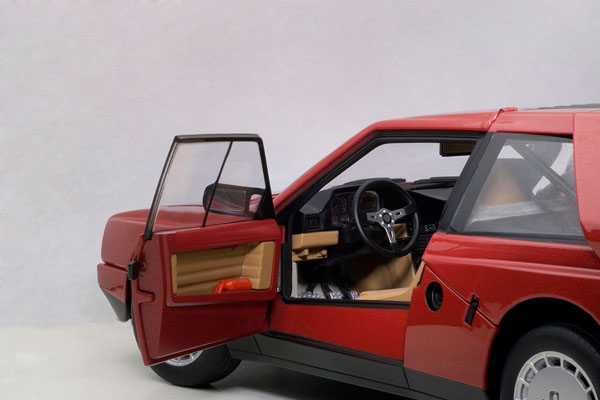AUTOart 1/18 ランチア デルタ S4 ストラダーレ (レッド) 完成品 Amazon.co.jp: AUTOart 1/18 ランチア デルタ S4 ストラダーレ
