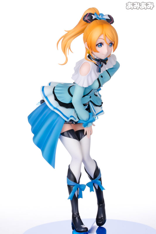 FIGURE-013977_04.jpg