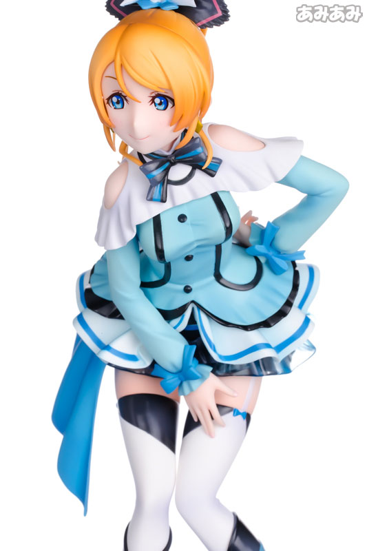 FIGURE-013977_07.jpg