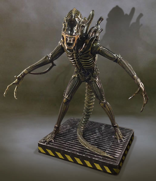 FIGURE-014344_01.jpg
