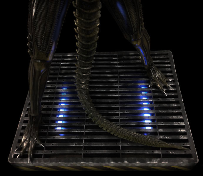 FIGURE-014344_08.jpg