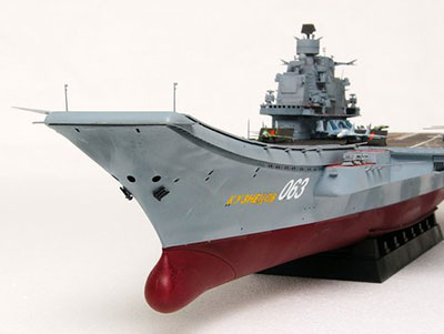 1/350 ソビエト海軍 空母 アドミラル・クヅネツォフ プラモデル（再販