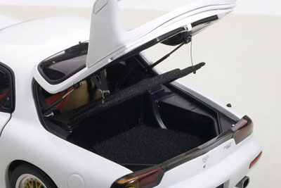 1/18 マツダ アンフィニ RX-7 (FD3S) チューンド・バージョン (ピュア