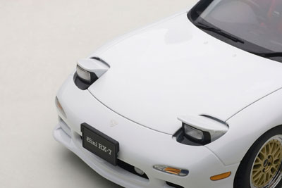 1/18 マツダ アンフィニ RX-7 (FD3S) チューンド・バージョン (ピュア