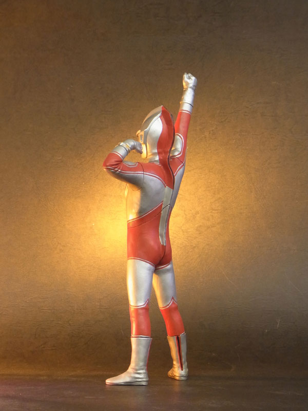 大怪獣シリーズ 帰ってきたウルトラマン (登場ポーズ) 完成品