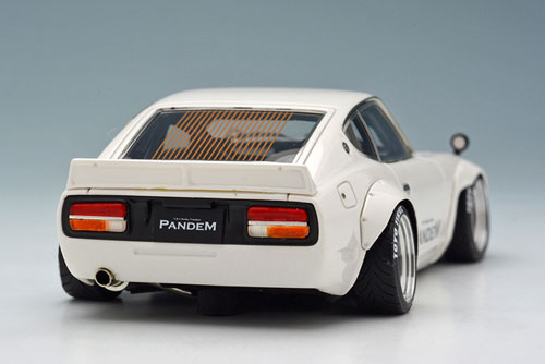 1/43 PANDEM 240Z ホワイト/TE37タイプ (ブラック/アルミリム)[メイク