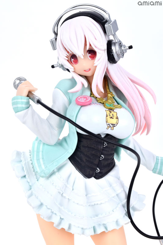 FIGURE-001778_05.jpg