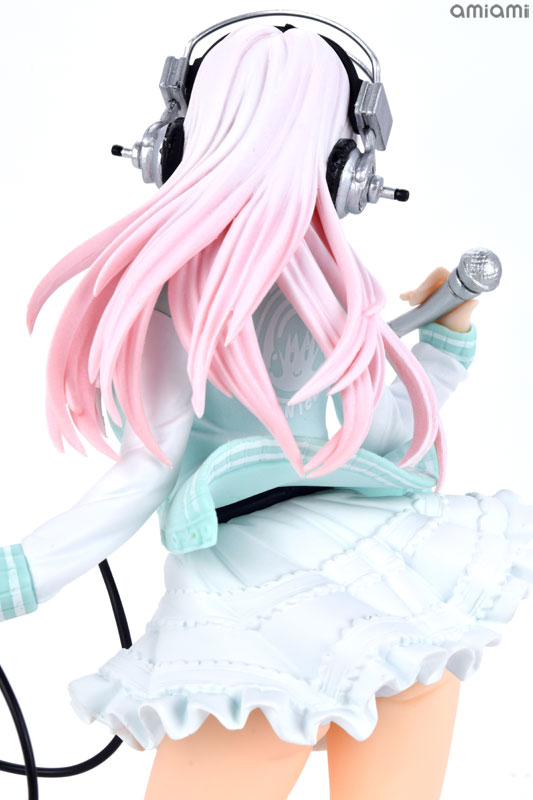 FIGURE-001778_07.jpg