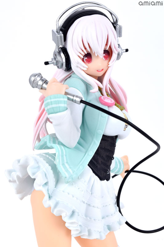 FIGURE-001778_08.jpg