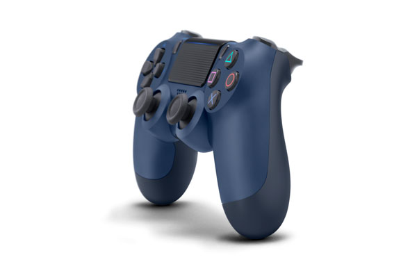 モデル着用＆注目アイテム PS4用 ワイヤレスコントローラー DUALSHOCK4 ミッドナイト ブルー SIE 送料無料 《発売済 在庫品》