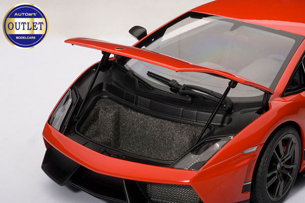 1/18 ランボルギーニ ガヤルド LP570-4 スーパーレジェーラ （レッド