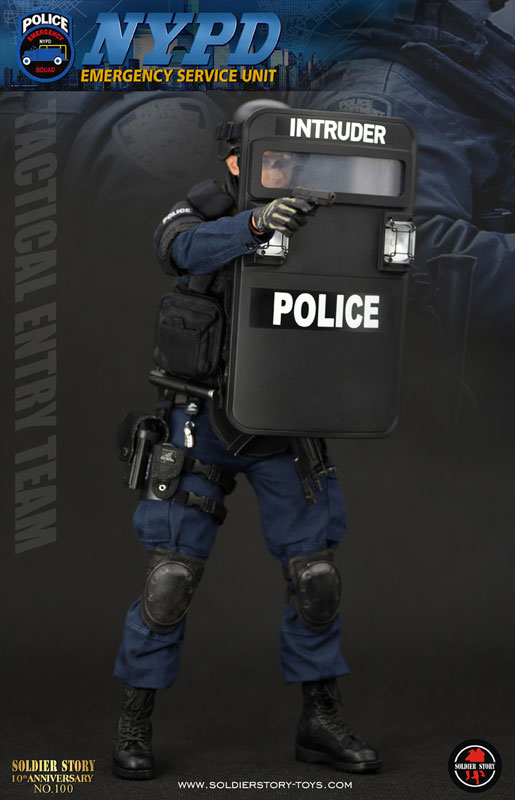 FIGURE-036239_06.jpg