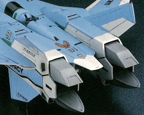 マクロスVF-X2 1/72 VF-19A “VF-X レイブンズ” プラモデル