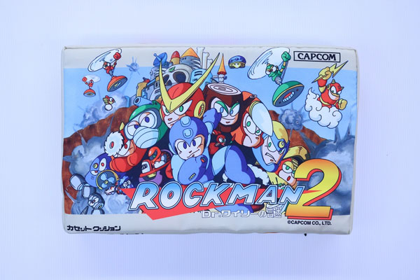 ロックマン　ファミコンカセット　クッション ロックマン ファミコンカセット クッション ロックマン