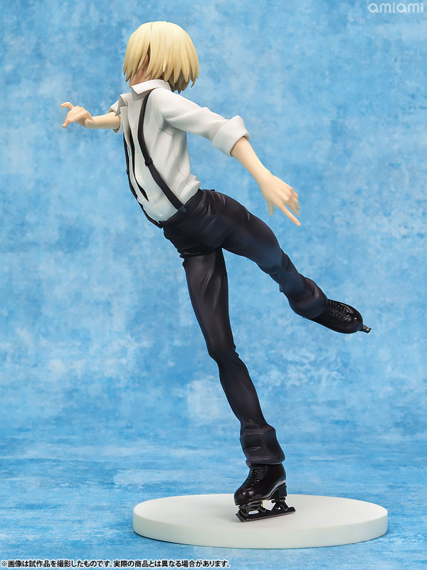 FIGURE-041163_05.jpg
