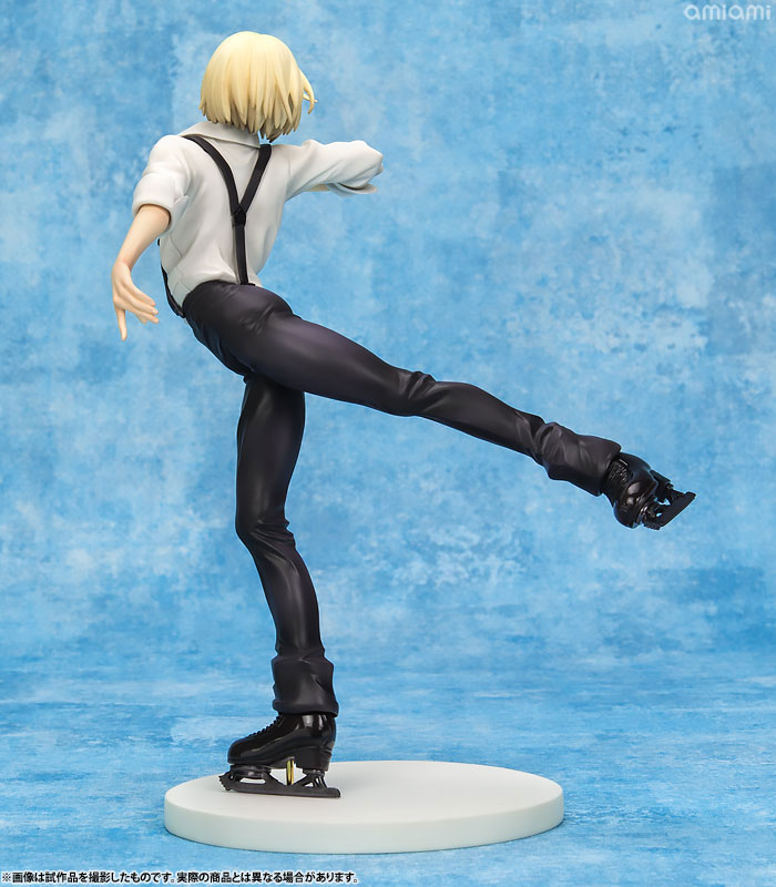 FIGURE-041163_06.jpg