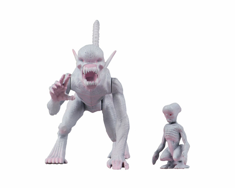 FIGURE-046445_04.jpg