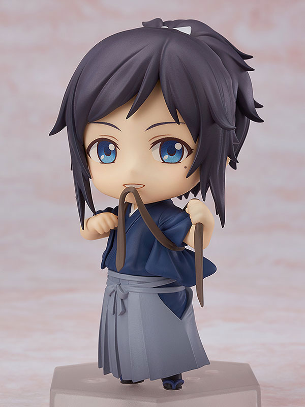 FIGURE-034487_01.jpg