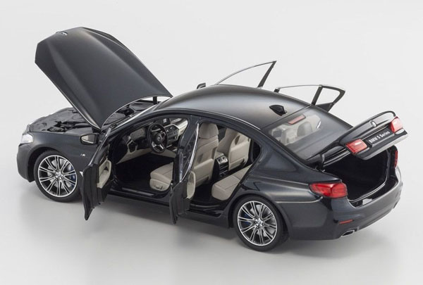 KYOSHOオリジナル 1/18 BMW 5シリーズ (G30) ブラックサファイア[京商