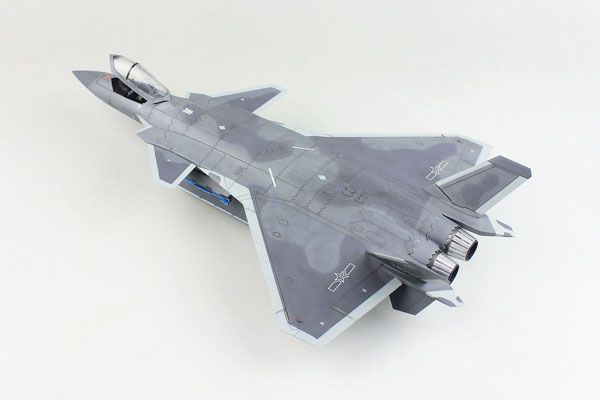 1/72 中国空軍 J-20戦闘機 プラモデル[ドリームモデル]《在庫切れ》