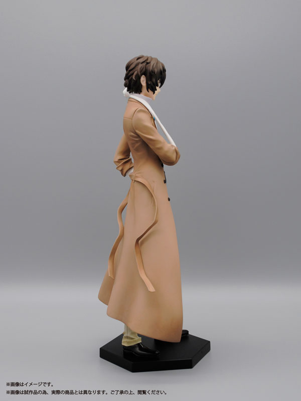FIGURE-056332_02.jpg