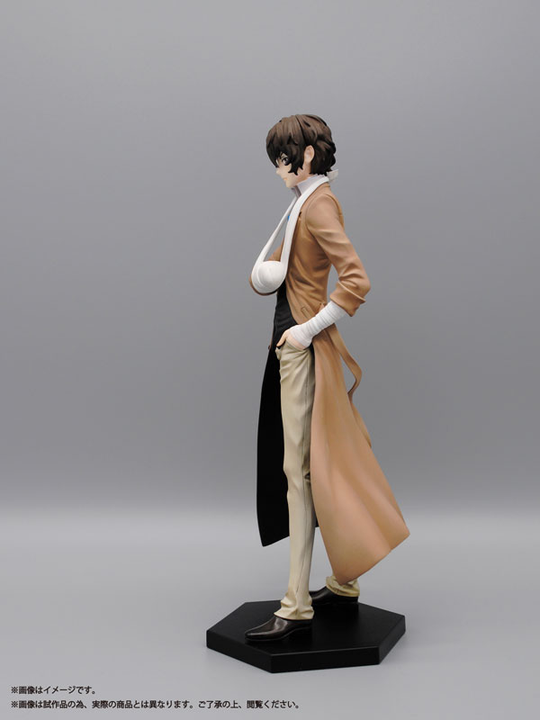 FIGURE-056332_04.jpg