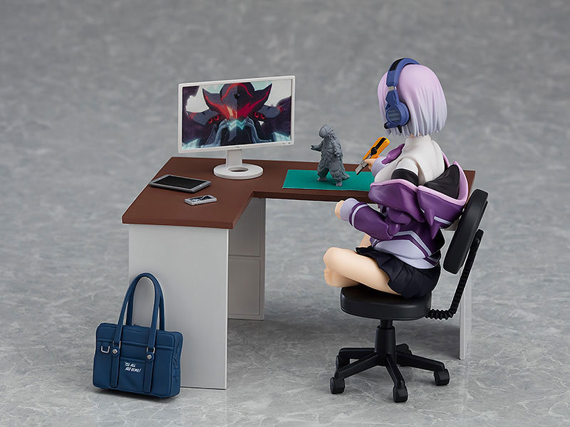 FIGURE-060097_02.jpg