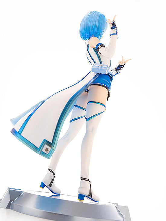 FIGURE-122361_09.jpg