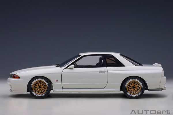 1/18 日産 スカイライン GT-R (R32) 『湾岸ミッドナイト』 零奈のGT-R 連載開始30周年記念モデル[オートアート ]【送料無料】《在庫切れ》