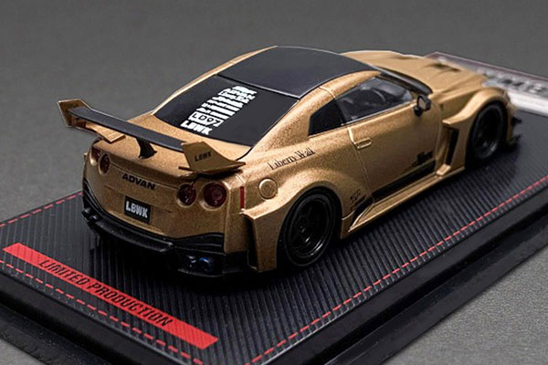 1/64 LB-Silhouette WORKS GT Nissan 35GT-RR Matte Gold